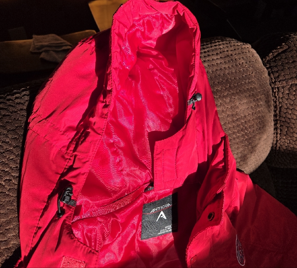 Men's Red Puffer Jacket with Chest Patch - Picture 3 of 8
